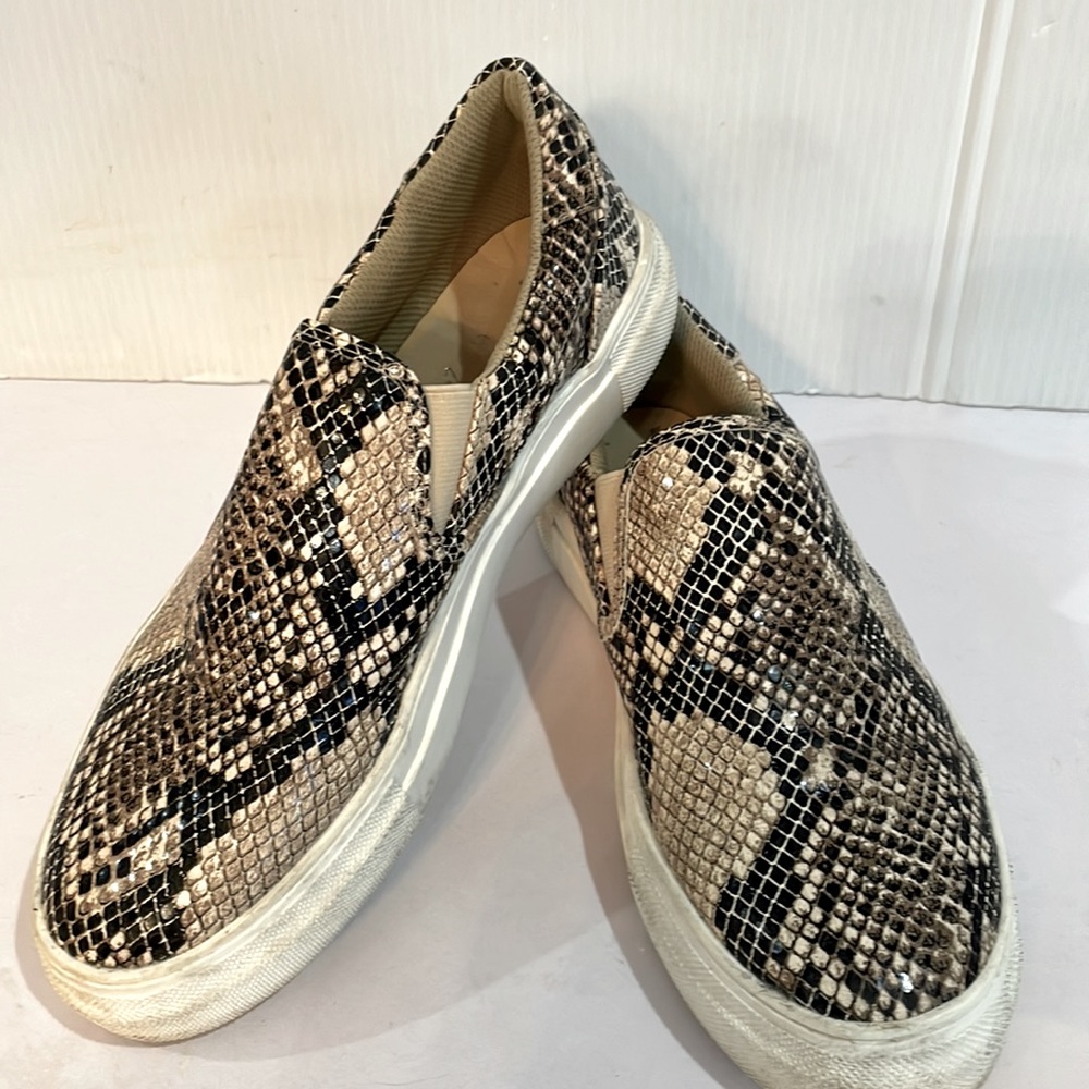 Coconuts by Matisse Women's Faux Snakeskin Slip-On Sneakers / size 9